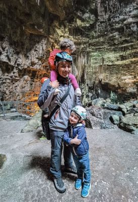  Le Grotte di Yueyan: Un gioiello nascosto e un viaggio nel tempo geologico!