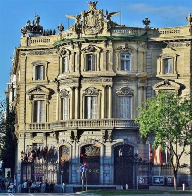 Il Palacio de Linares: Un gioiello architettonico immerso nella storia di Granada!