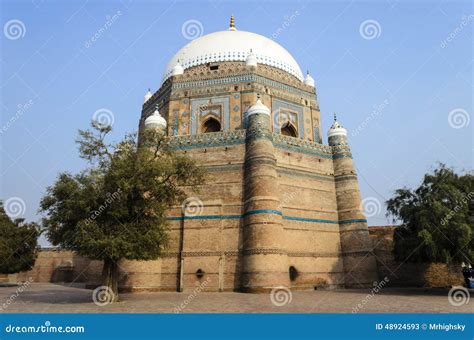  La Tomba di Shah Rukn-i Alam: Una Splendida Opera d'Arte Mughal nel Cuore di Multan!